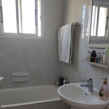 Modern And Stylish! Superb Location! Сен-Тропе
